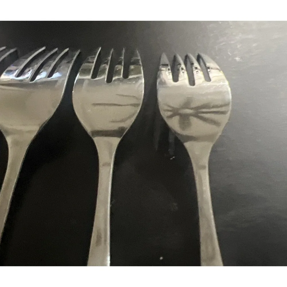 Rogers Stanley Roberts Allison-Korea (4)Salad Forks Stainless Steel 6 1/2
